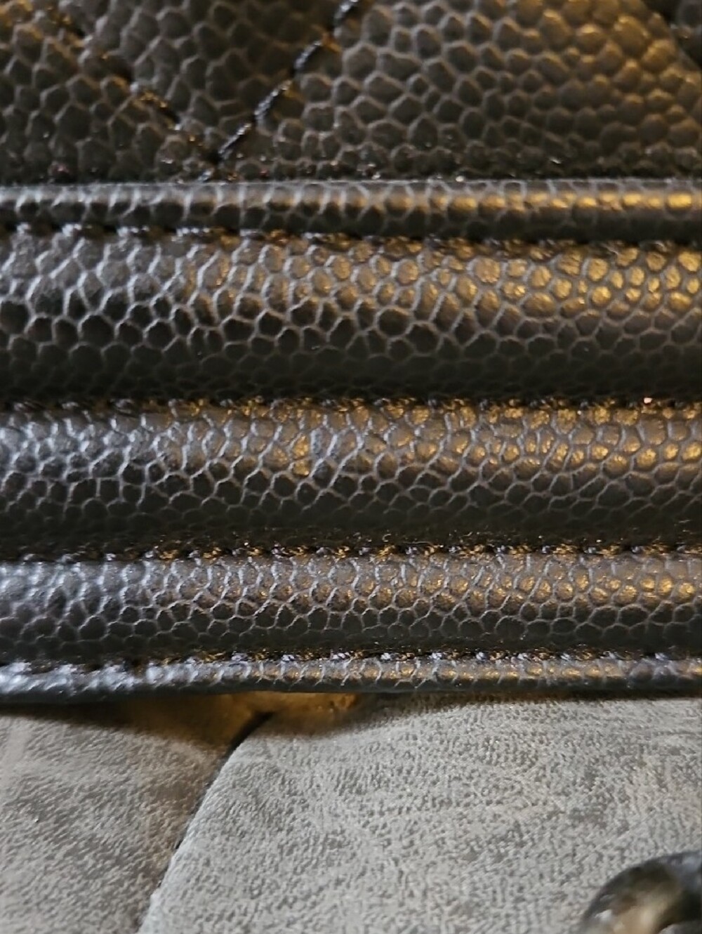 Source Unknown Black Quilted Shoulder Bag with Silver Chain - Picture 6 of 8